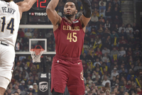 突然发力！米切尔单节6中6砍下13分 带队单节轰出41-31拉开分差