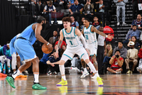 美记：各队管理层都在密切关注哈登、莫兰特、杨、三球、加兰