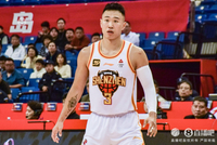 记者：当下的深圳男篮更依靠个人手感而非战术纪律