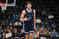 G联盟场均14.8分9.1板！美记：黄蜂队将和PJ·霍尔签下双向合同