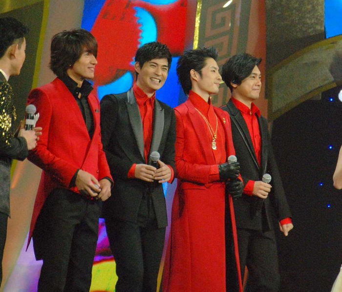 2013年，F4合体参加江苏卫视跨年录制 图据视觉中国
