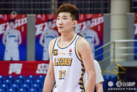 媒体人：孙铭徽鼻骨骨折 CBA可能又要多一位面具侠了