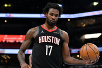 KD：伊森能从1防到5&amp;手快又准 我告诉他要适应首发球员的上场时间