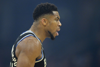 大杀器回归！字母哥复出限时仅打24分钟 15中10&amp;10罚8中砍下29+8