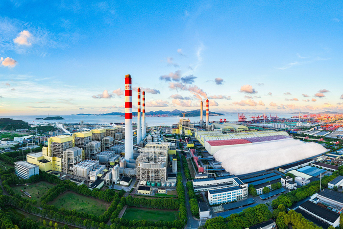 图为北仑电厂全景