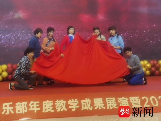 演出现场氛围热烈庄重，令人难忘。张澜涛 摄