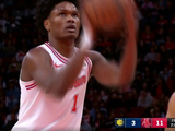 一往无前！阿门起飞隔着3人防守想扣篮 最终造成杀伤2罚全中
