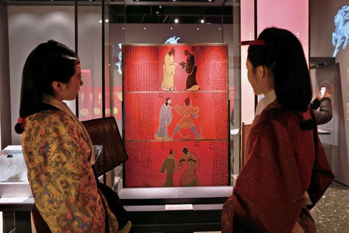12月15日，临时展览“海昏侯：身历王帝民侯，墓藏大汉风云”在路县故城遗址博物馆开幕。新京报记者 郭延冰 摄