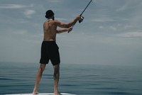 西蒙斯：很多人嘲笑我钓鱼爱好 他们不懂我从小海边长大我喜欢水