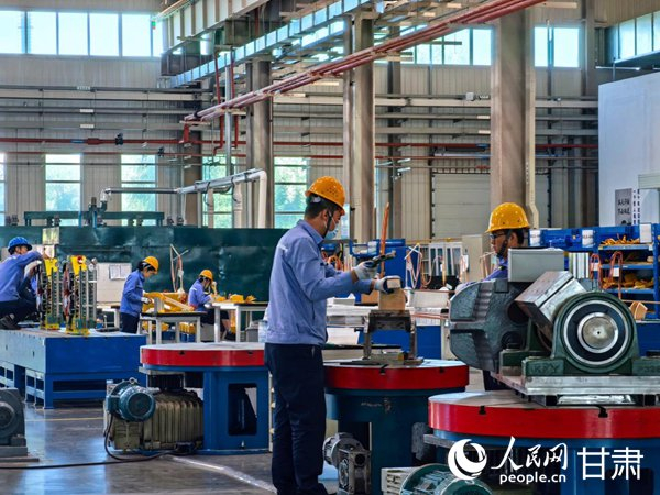 兰州泰基离子技术公司生产车间。人民网记者高翔摄