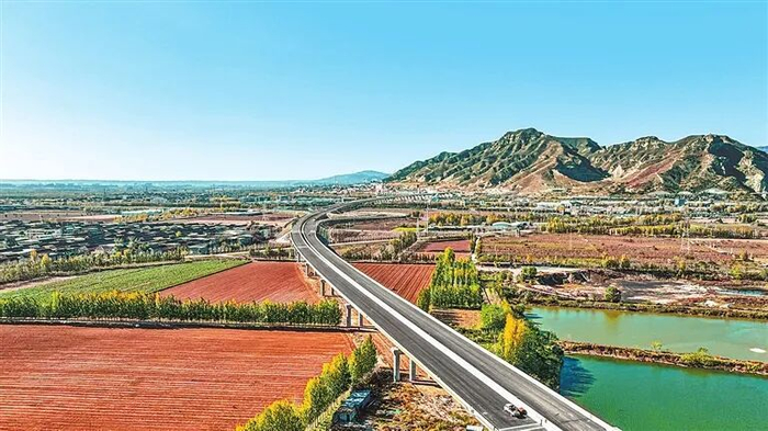 沿黄河高速公路济源段。孟梦 摄