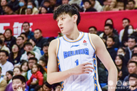 解说：曾凡博丰富了北京进攻端的选择 提升侧翼防守能力&amp;运动能力