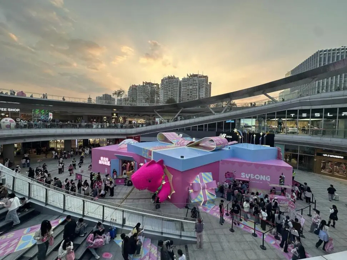 ​12月30日傍晚，汪苏泷“素龙的新年新愿”主题快闪店 《消费者报道》记者 摄