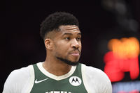 场均28.9分10板5.8助！雄鹿迎战黄蜂 字母哥大概率出战比赛