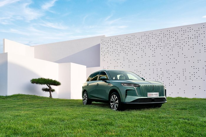 全新一代大五座旗舰SUV红旗HS6 PHEV