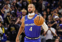 这什么造型？雅虎：联盟禁止萨格斯将发带戴到脖子上打比赛