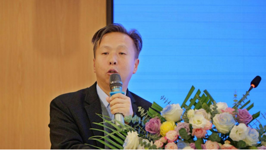 徐增展副教授发表演讲