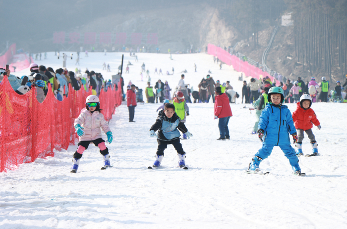 ▲靖安国际滑雪场