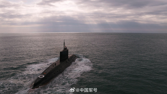 　　新年伊始，南部战区海军某潜艇支队赴某任务海域开展实战化训练。（来源：中国军号）