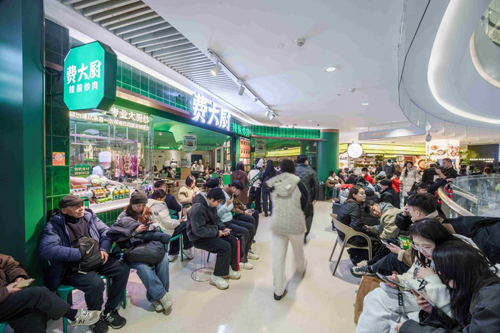 商场内的热门餐饮门店迎大客流。受访对象供图