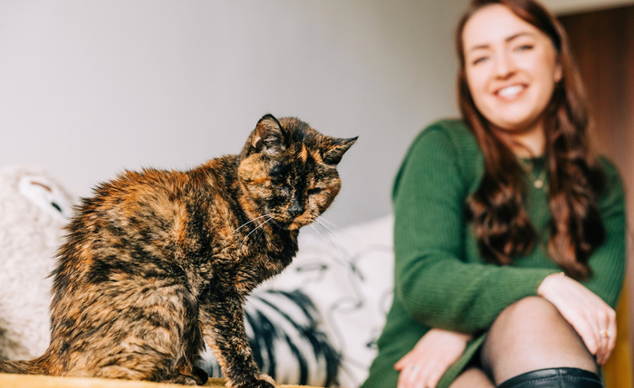 ▲弗洛西与其现任主人格林