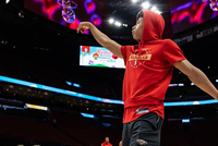 克罗心十字架！鹈鹕新秀费尔斯上脚DIY克罗心主题球鞋