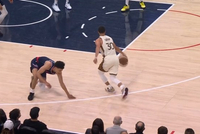 😉熟悉的场地熟悉的晃倒~库里晃倒快船球员 轻松中投命中