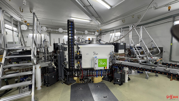 ▲中国首台商用Cyclone IKON 30MeV（兆电子伏特）回旋加速器。摄影记者 张佳琪