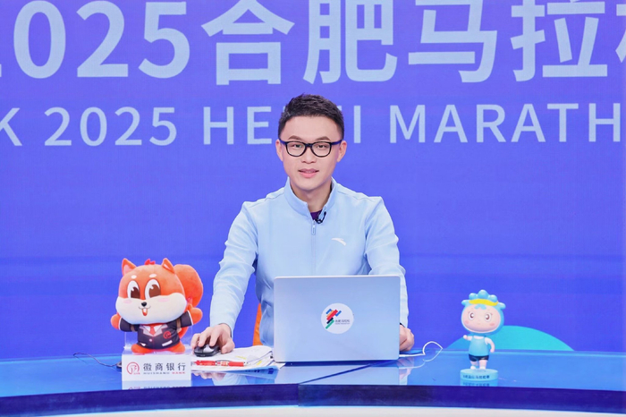 　　王超表示，男子全马成绩2小时15分和女子全马成绩2小时40分，是职业跑者能不能在比赛奖金方面有所收获的评判标准。