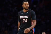 迈克尔·里德：鲍威尔是被低估球员之一 他稳扎稳打生涯进步很大