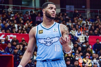 媒体人：韦瑟斯庞是六边形战士攻防都优秀 是最佳外援有力争夺者