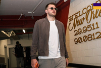 力争三连胜！湖人官推晒赛前入场照：湖人在新奥尔良