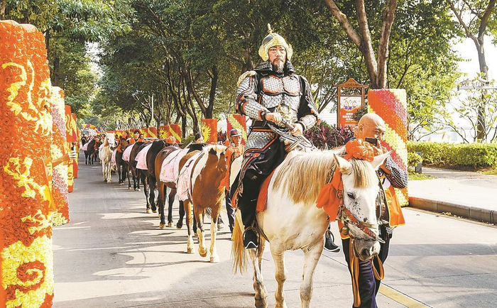     “马队迎王”成为同安溪边的一项重要风俗。  王淑彬 摄