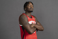 火记：芬尼-史密斯得在赛季期间补上此前训练内容 给他点时间适应