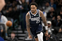 场均14.7分7.4板！明天独行侠战公牛 华盛顿因右脚踝扭伤缺席比赛