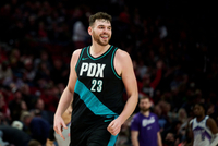 拓媒：克林根现在有点像艾顿 赛季初很努力一到赛季中期就磨洋工