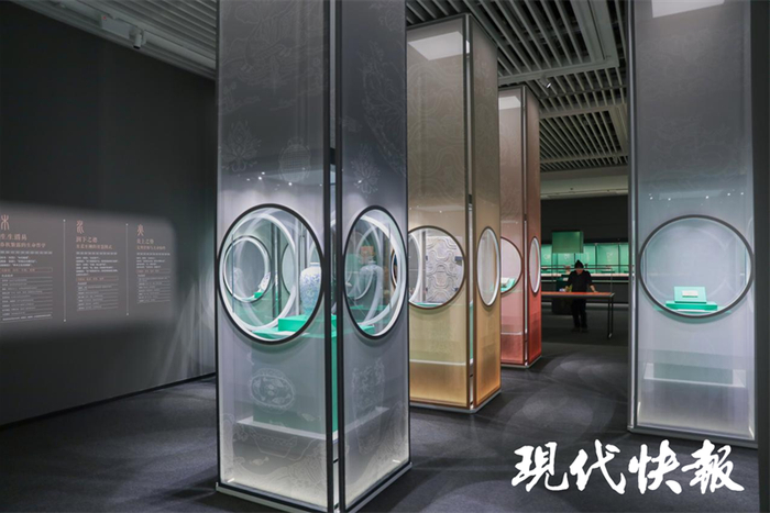 老祖宗的“顶流审美”！苏州“纹章九州”展解锁7000年前的原创设计_新浪新闻