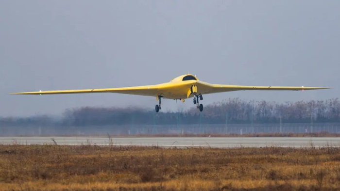 彩虹-7高空高速长航时无人机