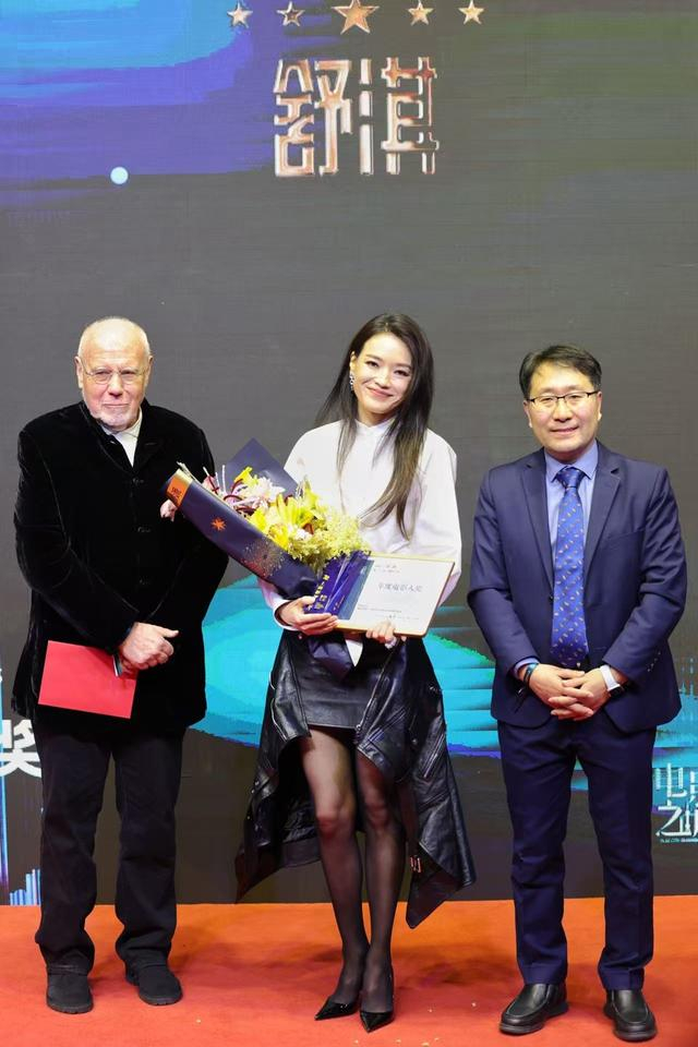 上海影评人奖 赖鑫琳摄