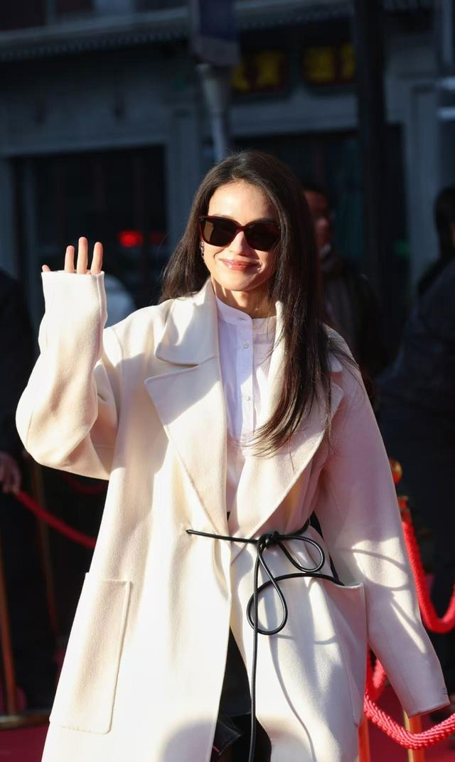 上海影评人奖 赖鑫琳摄