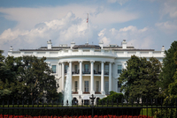 特朗普宣布进入国家紧急状态！委代总统：誓要解救马杜罗夫妇！美国： 在委美公民尽快撤离