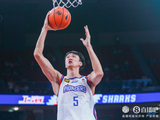 愿无大碍！赖俊豪12分&正负值+16但末节重伤离场 次节三分三连击