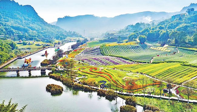 图为治理后的四川省泸州市纳溪区清溪河小流域，2023年被评为四川省美丽河湖，成为长江上游生态治理示范案例。