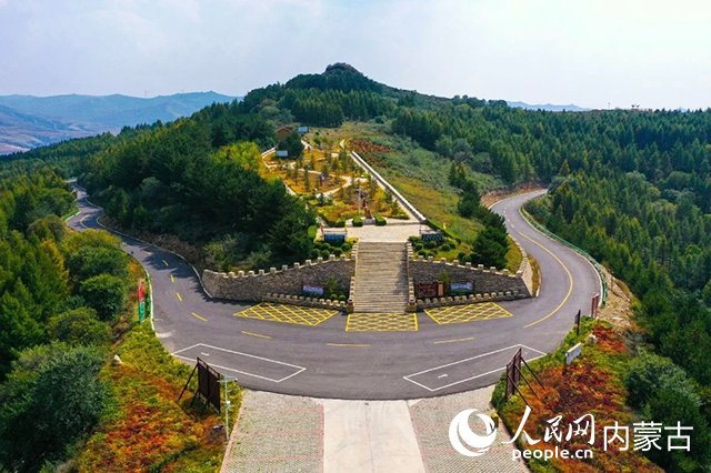 馮家塔至老牛灣農(nóng)村公路獲評全國“我家門口那條路—最具人氣的路”。自治區(qū)交通運(yùn)輸廳供圖