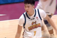 得分上双！段睿骐半场8中4拿到11分3板4助1断