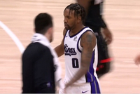 你要毁了火箭吗？蒙克三分左右开弓领先8分！