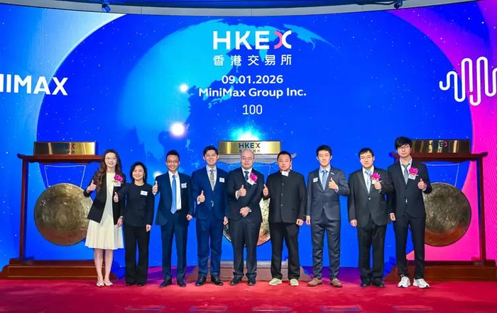 明势创投创始合伙人黄明明（左三）在MiniMax港交所主板上市仪式上