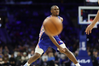 中规中矩！马克西上半场10投4中&amp;6罚5中 砍下14分3助攻