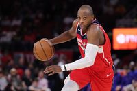 效率低下！米德尔顿8投1中&amp;三分4中0 得到2分2板5助&amp;有2次失误