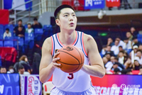 媒体人：胡明轩的状态肯定会慢慢回来的 也不是第一次这样了